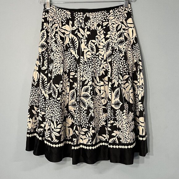 White House Black Market Silk Floral A-Line Skirt‎ Size 2 Pleated Embroidered - Picture 2 of 12